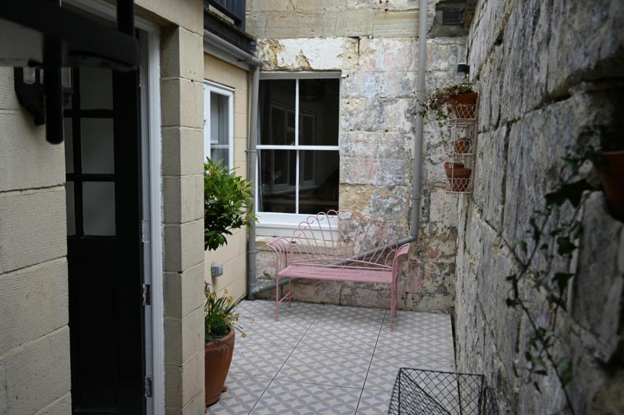 Charming Georgian Cottage With Private Sun Terrace Μπαθ Εξωτερικό φωτογραφία